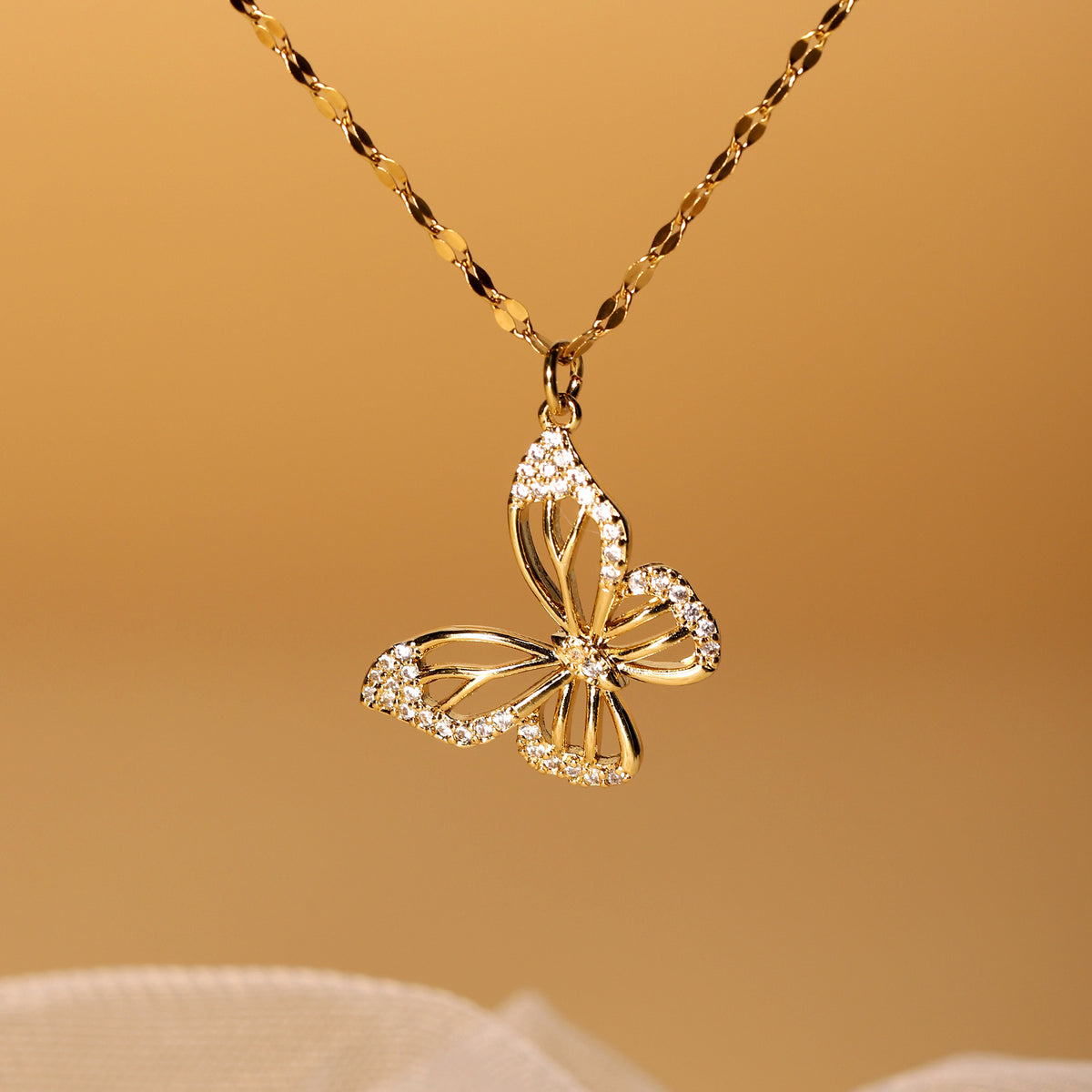 European And American Instagram Style Light Luxury Fashion Versatile Simple Butterfly Hollow Necklace